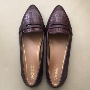 Vionic Brown Croc-Embossed Flats